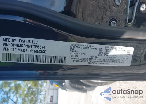 2024 Jeep Compass Latitude 4X4 z USA, uszkodzony, nr VIN 3C4NJDBN6RT595374